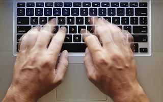 传巫师财经签约费1000万，怎么没人提洗稿的事了？