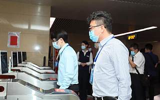 AI创新中心智元汇助力防疫放大招 全球首发“戴口罩刷脸乘车”