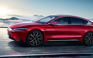 起售价21.98万元，比亚迪汉用什么对抗特斯拉Model 3？