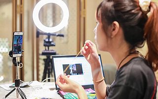 品牌淘宝直播第一城瞄上大学生，上海直播行业开启“订单式就业”