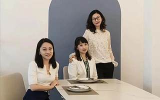 三位北大毕业的二胎妈妈，奶完娃后兼职直播，竟冲进主播榜前三