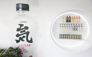 1个月卖2.6亿，这个国货汽水线上逆袭，居然干翻了可口可乐！