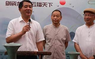 卖一把宝剑130万顶得上一套房，这个小县城还要在阿里巴巴干大事