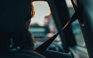 理想汽車難題：當資本開始清醒 并不絢麗的故事如何走下去？