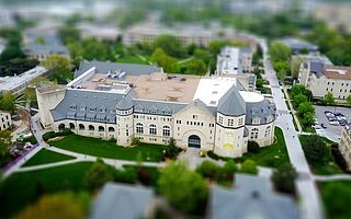 绿城管理股价“现形” 轻资产的故事还能在资本市场讲多久？