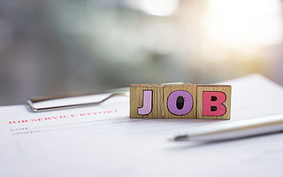 拉勾秋招报告：70%互联网企业未因疫情停止校招，技术型人才受热捧