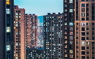 炒3000元的房子，赚深圳首付，我买到了“鬼城”