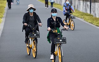 美团发布 Q2 财报二季度投入近 30W 电单车，未来将进一步加大投入