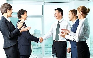 申报通知→闵行区孵化器毕业企业购房租房补贴，最高补贴100万！