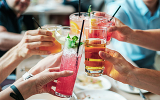 承德露露、養元飲品、維維股份等老牌企業的哀愁