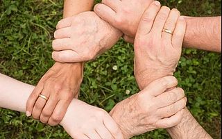 90后社交+直播  泛社交泛娱乐的陌陌如何讲好新故事