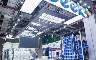 极智嘉全品类最新AMR亮相工博会，全场景全流程物流智能化实力成焦点