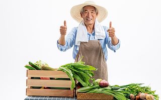 今年前7月，全国新增返乡留乡农民工就地就近就业人数超1300万