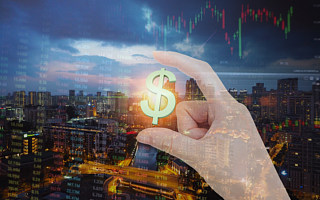 资本控股“大变身”：左手投资，右手经营