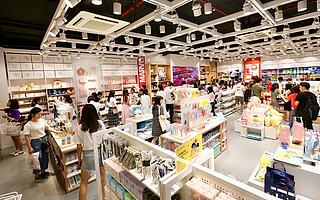 指甲油含禁用物质超标1400倍，复检仍不合格，名创优品难过质量“坎”