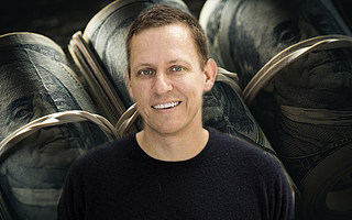 Palantir上市，彼得·泰尔的权力游戏