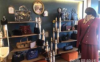 我在三里屯卖二手包：5个人抢一只LV，一场直播销售40万