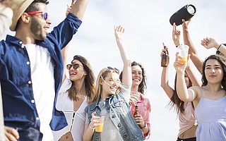 BM、Bearbrick、密逃、百景图：你根本不懂年轻人