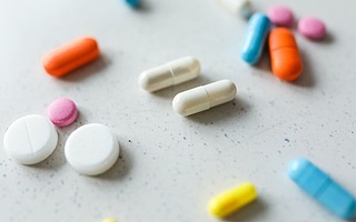 華通醫(yī)藥高層“大換血” 上半年產(chǎn)品毛利率下滑業(yè)績(jī)腰斬