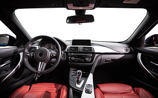 [1012创精选]百度无人驾驶出租车在京全面开放，中国包子第一股“巴比馒头”上市