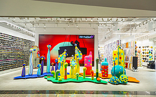 单店日销破20w，ME+全球首店成为饰品新潮