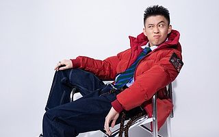 美特斯邦威官宣Rich Brian为博物馆系列代言人