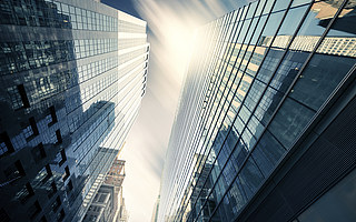 “海尔兄弟”的场景PK：消金向左，小贷向右