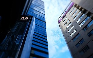 搭好一架梯子,让有梦想的人越过“驼峰”