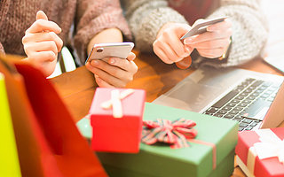 [1028创精选]网络直播打赏行为规范即将出台，TikTok宣布和电商平台Shopify开展合作