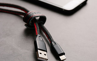 [1030创精选]库克回应iPhone12供应紧张问题，Facebook将增强AR和VR方面的投资