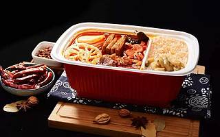 誰撐大了自熱食品的百億市場?