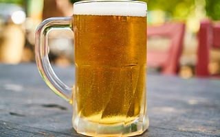 引領“酒局”場景消費新潮流 青島啤酒三季報業績再創新高