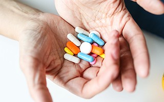 董事长在内多位高管请辞  华通医药前三季净利降13%