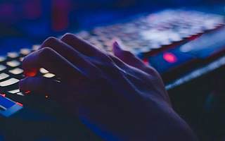 腾讯“天天飞车”游戏12月15日起将停服