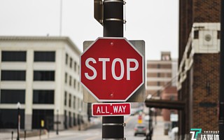 平台经济反垄断意见稿出台，美团、京东等互联网大厂股价跌惨了