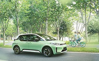 滴滴发布首款定制网约车D1，将整车数据与滴滴平台数据打通