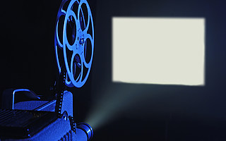 影视“打工人”：15家公司前三季均亏损