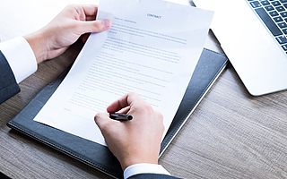 “盲盒第一股”泡泡玛特将于本周寻求港股上市聆讯，计划募资2至3亿美元