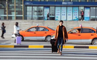 滴滴露“两手”