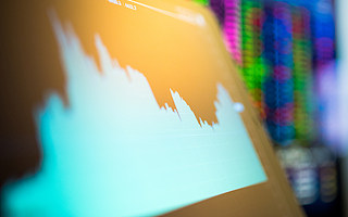 “中技系”大败局余波：*ST富控12名董监高被处分