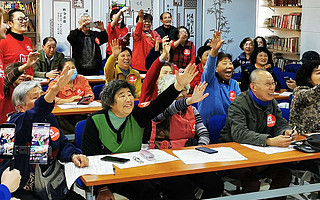 老人不会上网？阿里柔军推出 “小棉袄热线”一对一帮助老人