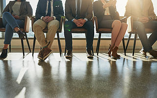 在线招聘“人间失格”