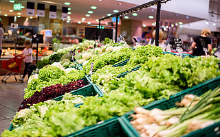 为什么说社区团购企业应该发展社区超市？