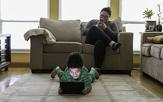 在未成年人保护中，那些技术解决不了的事才是最重要的