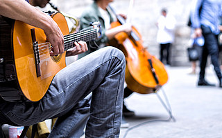 美国最大乐器零售商申请破产保护，入局音乐电商还有机会吗？