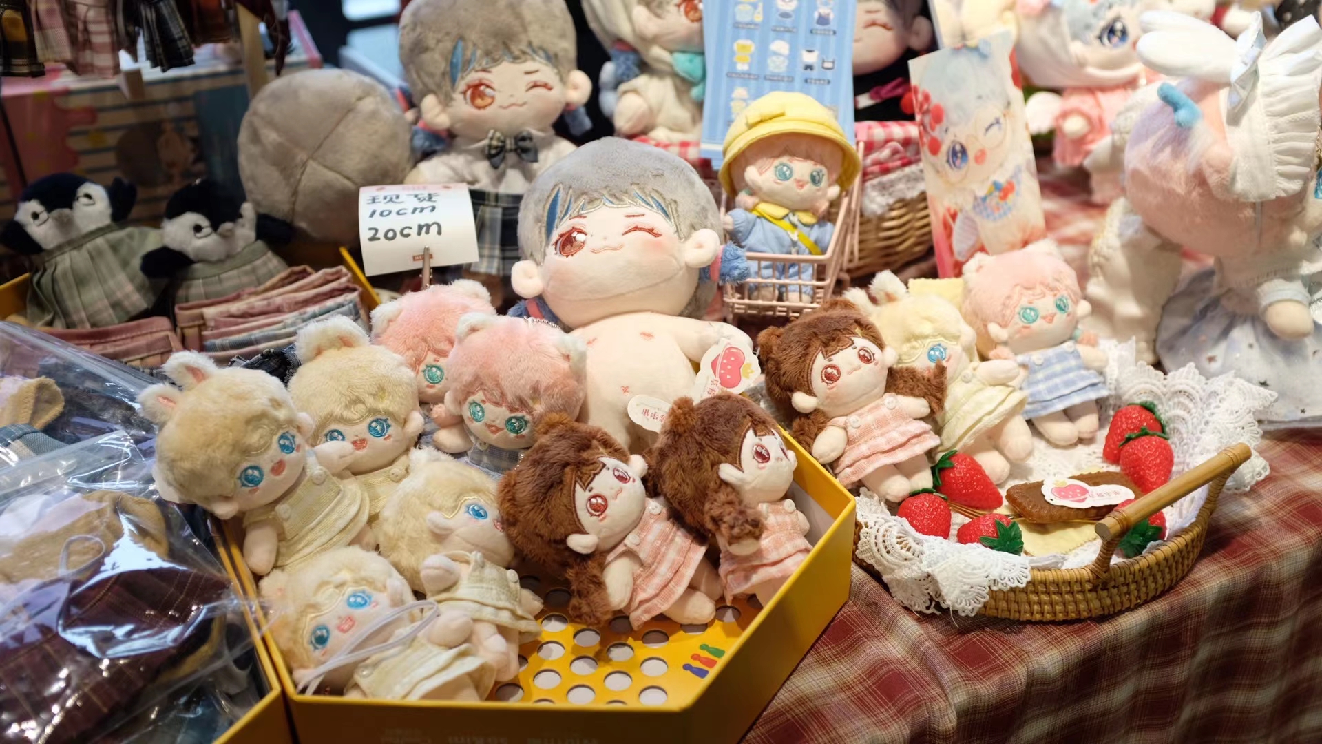 某线下娃展上的棉花娃娃(摄自笔者)