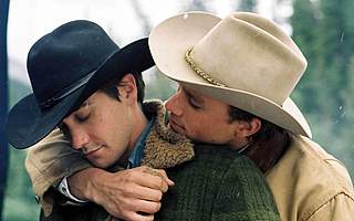 出柜后，我爸交了7250元，讓我在心理學(xué)校看“異性小電影”