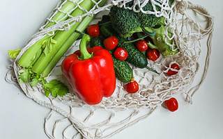 社区团购再掀狂潮 “后来者”京东火速收购美家买菜能否居上？