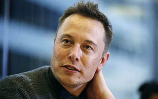 马斯克不比刘强东更高尚