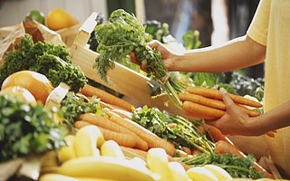 阿里巴巴、拼多多、美团......大公司跑步进场，社区团购为何真香？